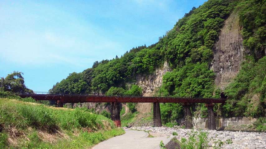 photo_岩戸の景観 奥岳川橋梁